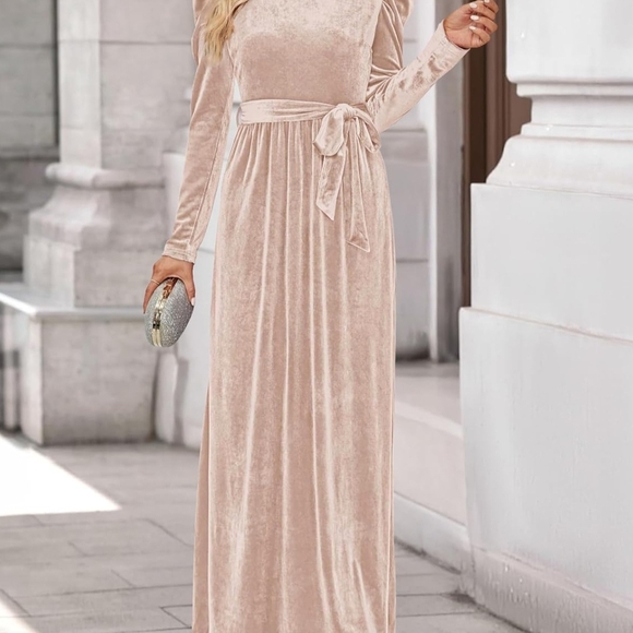 Zesica Dresses & Skirts - Chic Long Sleeve Velvet Dress in Cream